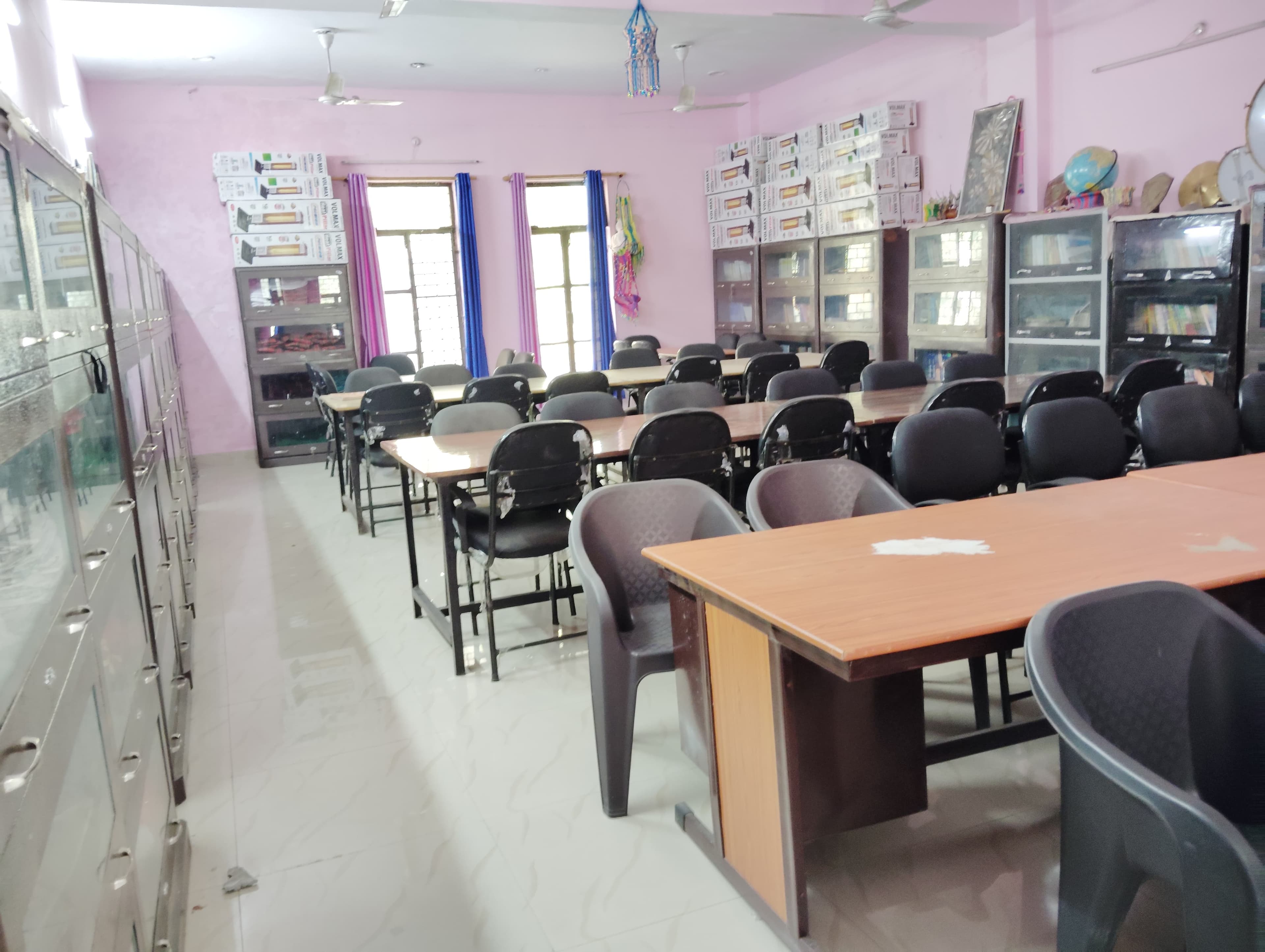 पुस्तकालय एवं अध्ययन कक्ष
